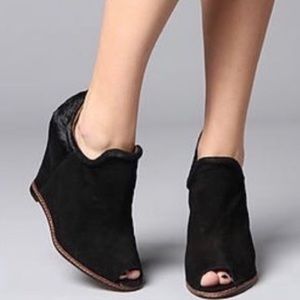 Sam Edelman Wythe Suede Wedge Boot